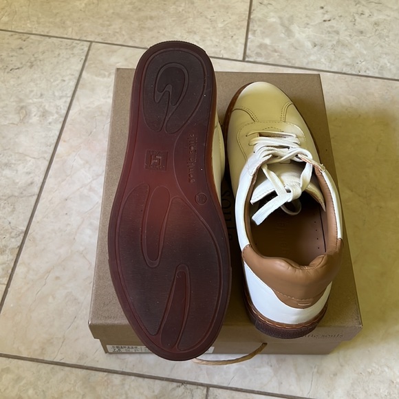 🎁Gentle Souls NYLE genuine leather sneakers by Kenneth Cole. + free gift 🎁 - Picture 3 of 9